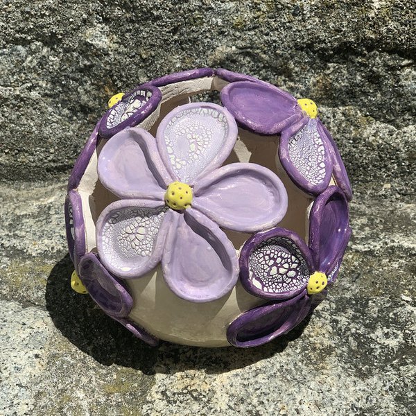 Blumenkugel violett 15 cm